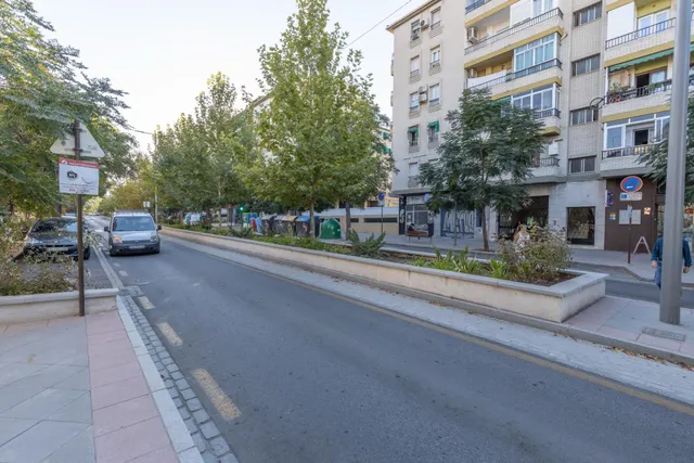 Local de 87m en antigua Ctra Malaga - foto 4