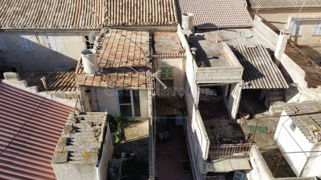 Edificio en venta - Cerca del centro - foto 2