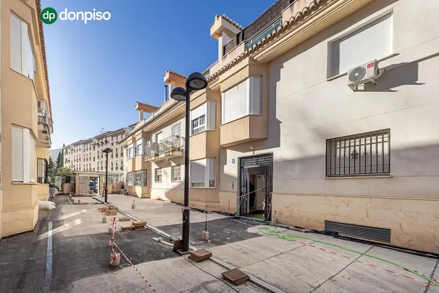 Piso con garaje, trastero y excelente ubicación en Huétor Vega — 23