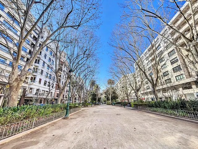 ¡Vive la Gran Vía del Marqués del Turia desde este espectacular piso en Joaquín Costa! — 31
