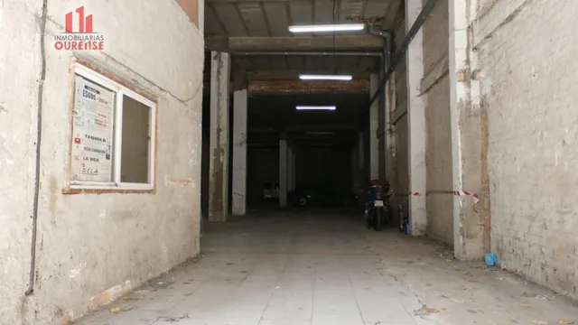 AMPLIO LOCAL COMERCIAL EN EL VEINTIUNO — 11
