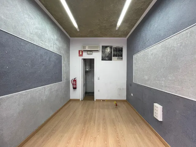 SE ALQUILA LOCAL EN CALLE ANCHA — 6
