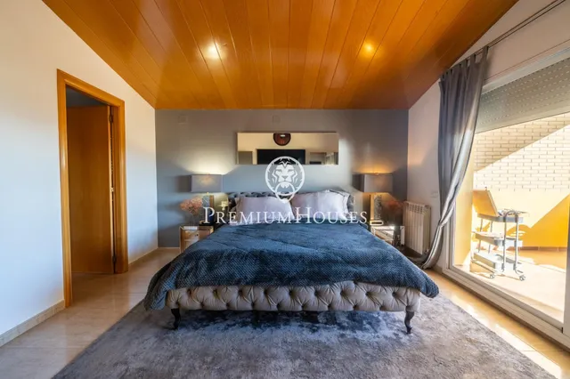 Chalet en venta con ascensor, piscina y grandes espacios en Canet de Mar — 29