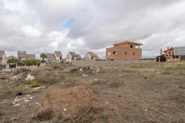 VENTA DE PARCELA EN LA URBANIZACIÓN CAÑADAS DEL PARQUE — 13
