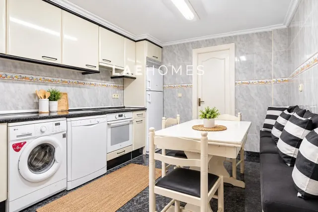 Vivienda a reformar junto a la parte vieja de san sebastián. — 12