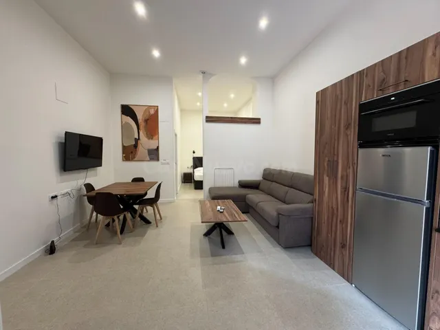 Estudio en planta baja en alquiler anual en el centro de denia — 2