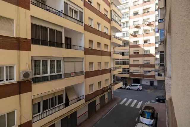Piso 6 habitaciones 280m² en venta - Av. De Salobreña — 34