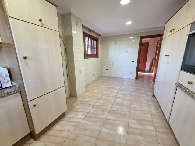 Villa en Gran Avenida de Benicàssim. Cerca del pueblo y de la playa del Voramar. 1700 m2 de parcela, — 14