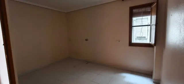 ¡Oportunidad en Alcoy! Vivienda con ascensor y terraza para reformar — 9