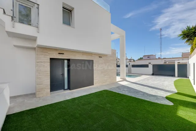 Chalet en Torrevieja, Costa Blanca, con piscina privada y vi - foto 5