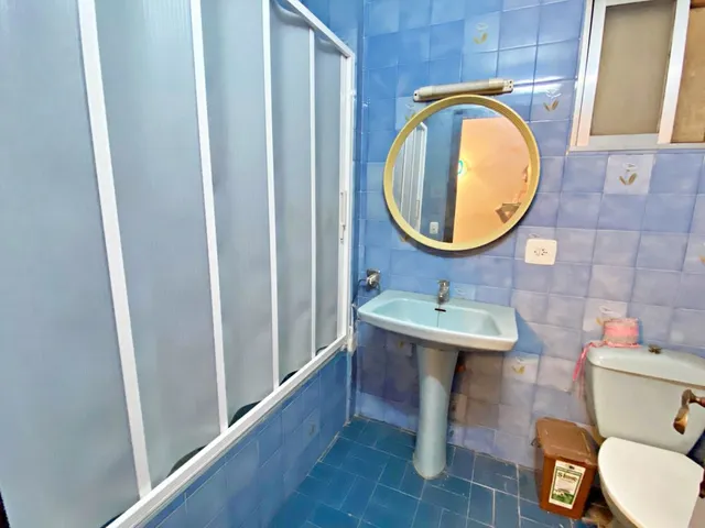 Piso de 4 habitaciones con ascensor en la calle Sant Blai, cerca de la universidad — 16