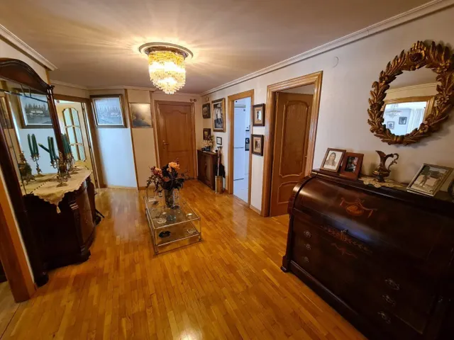 SE VENDE  PISO AMUEBLADO, 132 M2 EN LA BAÑEZA, 3 HAB., 2 BAÑOS, TERRAZA, ASCENSOR., — 4