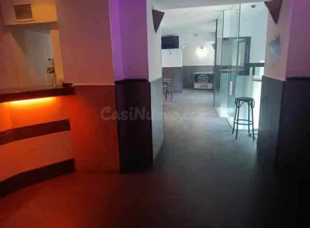 Precioso bar ubicado en el centro de la ciudad. - foto 2