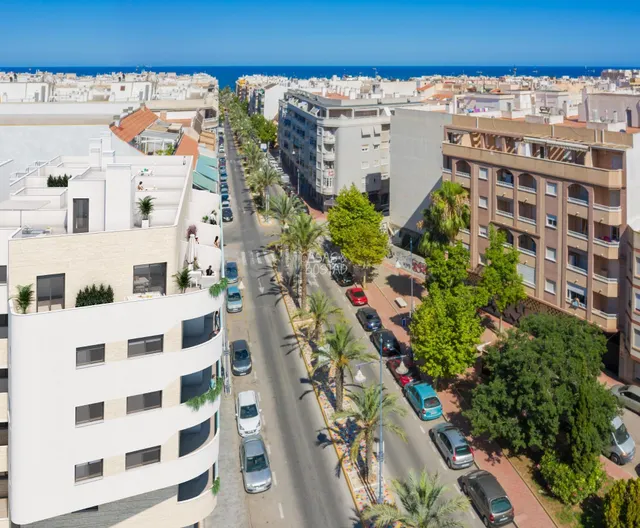 Apartamento duplex  a 300 metros de la playa. Torrevieja — 3