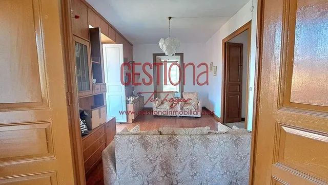 MAJESTUOSA CASA PARA REFORMAR. SOBA — 27