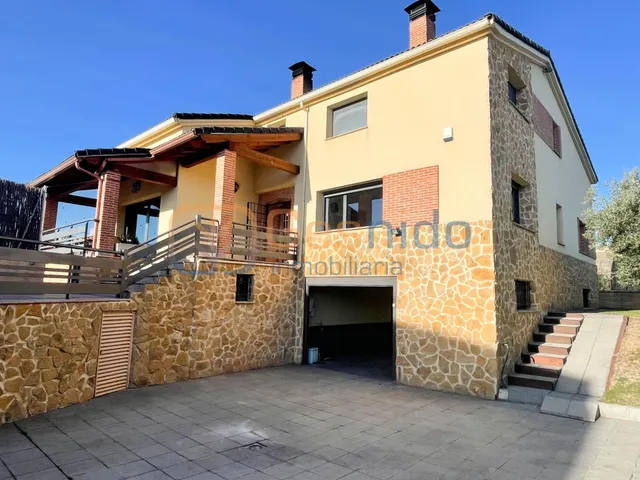 ESPECTACULAR CHALET INDIVIDUAL en el SOTILLO (Segovia) con P