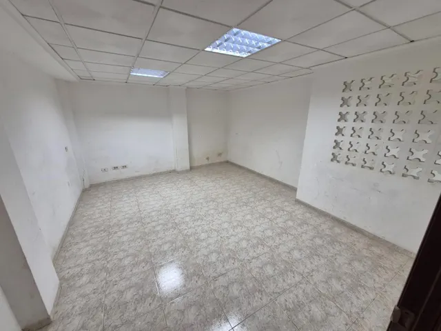Local Comercial  - Oportunidad Única — 10