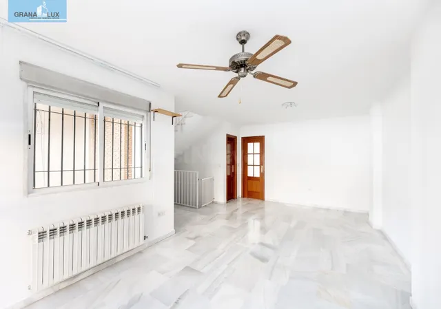 Vive en el corazón de Armilla: 4 dormitorios, patio, terraza - foto 5