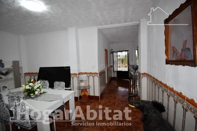 AMPLIA Y LUMINOSA CASA CON TERRAZA Y TRASTERO - foto 4
