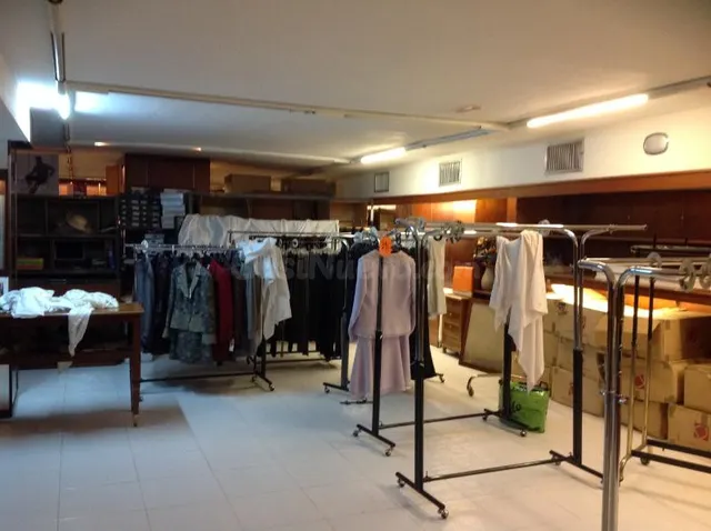 Local comercial 620m² en venta - Centro - foto 2