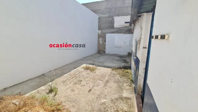 CASA CON PATIO A LA VENTA — 10