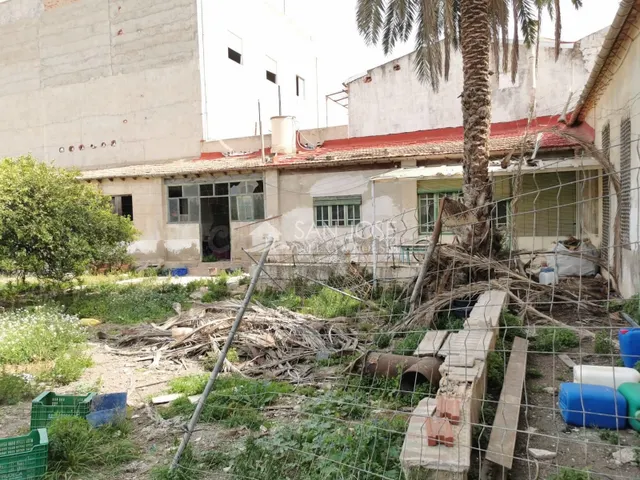 SE VENDE CASA EN JACARILLA, PARA REFORMAR - foto 4