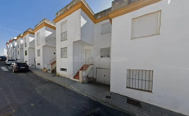 SE VENDE casa adosada OKUPA en C Parroco Domingo V Leon 8 de - foto 3