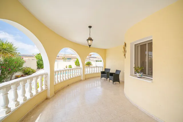 Villa 3 habitaciones 151m² en venta - Doña Pepa - foto 3