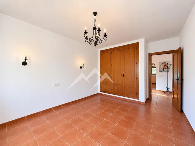Finca rústica con CÉDULA DE HABITABILIDAD, licencia y final de obra. — 18