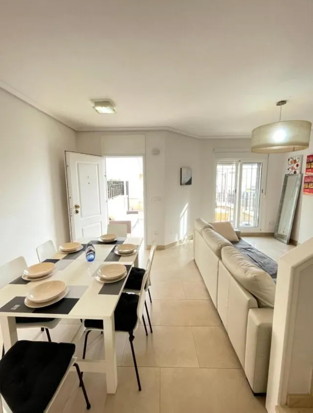 Amplio Adosado en Calas de Santiago Bernabeu , 3 dorm. 3 baños , Garaje , Piscina comun. etc. — 8