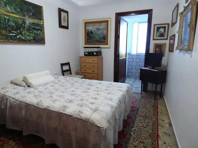 ¡Magnífico piso con ascensor en el centro histórico de Cádiz, junto a la Plaza de San Francisco! — 24