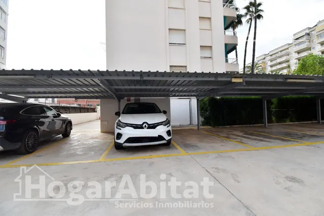 EXTERIOR CON PISCINA, GARAJE Y TERRAZA A SOLO 200 M DE LA PLAYA — 40
