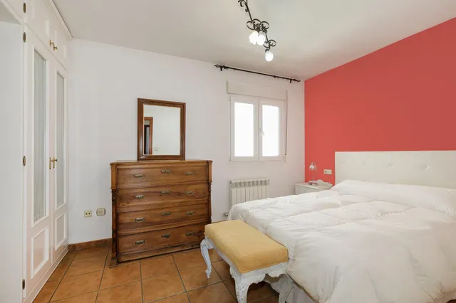 Magnífico adosado con apartamento independiente en Bola de Oro, Granada — 13