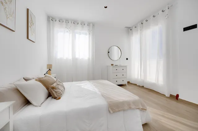 Villa moderna de 3 dormitorios con piscina privada en Aguas Nuevas, Torrevieja — 41
