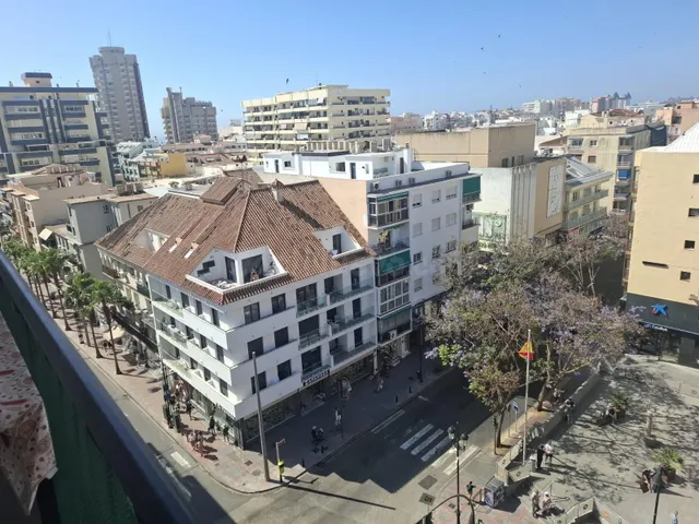 Piso en venta en Fuengirola de tres dormitorios a 250 metros