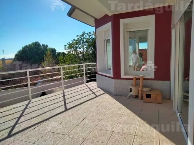 CHALET  INDEPENDIENTE EN URBANIZACION DE VILLAMAYOR — 19