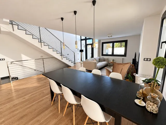 Preciosa casa de esquina con 3 dormitorios, amplia parcela privada y vistas panorámicas en Albir — 12