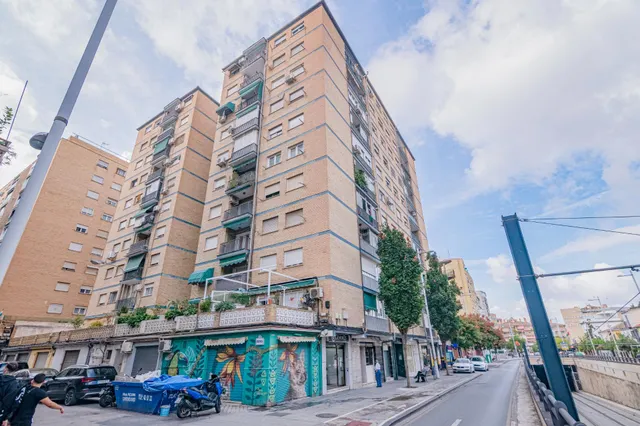 AMPLIO Y LUMINOSO PISO EN AVDA AMERICA — 12