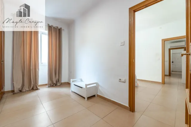 Piso de 87 m2 con 3 dormitorios en Pedro Antonio de Alarcón 27, junto a Recogidas — 37