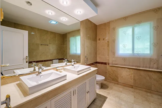 Chalet 9 habitaciones 735m² en venta - Costa Del Sol — 11