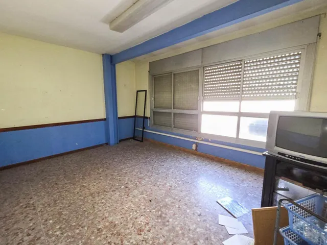 Tercera planta de edificio de oficinas en alquiler en el centro de Barberà del Vallès — 4