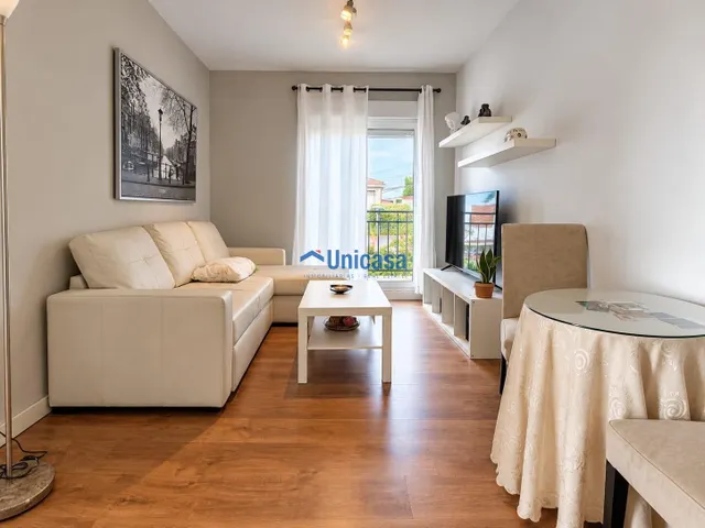 CHALET INDEPENDIENTE · 2 VIVIENDAS · PARCELA DE 422 M2 — 43