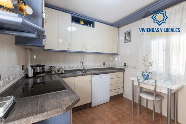 Casa independiente a 5 minutos de Granada en buen estado para entrar a vivir — 7