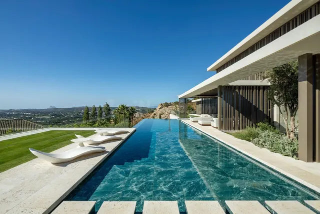 VILLA DE LUJO EN LA RESERVA DE SOTOGRANDE CON VISTAS AL MAR - foto 5