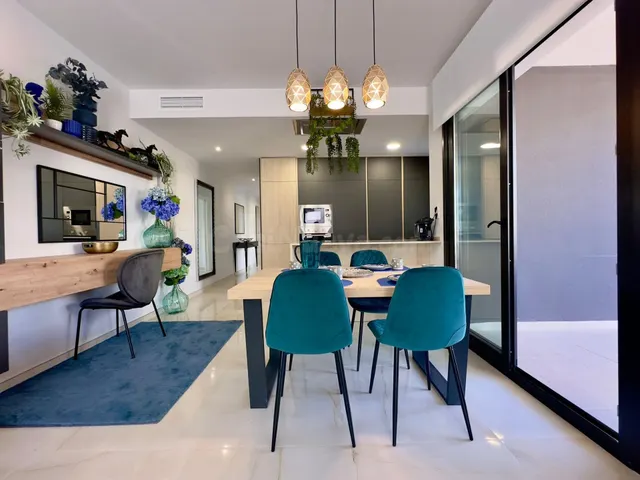 APARTAMENTO DE 3 DORMITORIOS 2 BAÑOS +2 PLAZAS DE GARAJES EN