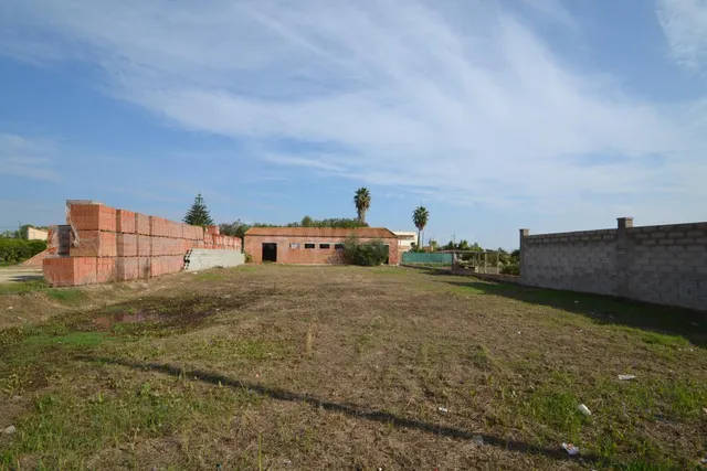 Solar en venta de 890 m2 con proyecto de vivienda en el cent - foto 2