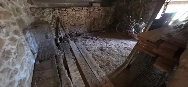 CASA DE PIEDRA EN RUINAS CON PARCELA EN DODRO - foto 2