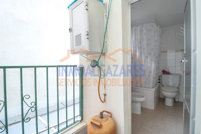 ¡A SOLO 1 MINUTO DE LA PLAYA! CÉNTRICO APARTAMENTO EN PRIMERA PLANTA DE 3 DORMITORIOS Y TERRAZA CON VISTAS AL MAR, EN LOS ALCÁZARES, MURCIA. — 18