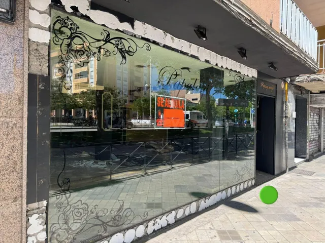 Local comercial en Avenida de Madrid – Granada