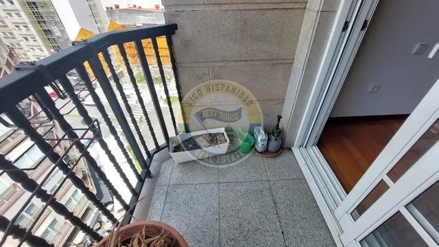 PISAZO DE LUJO CON GARAJE EN ROSALÍA DE CASTRO – VIGO — 34